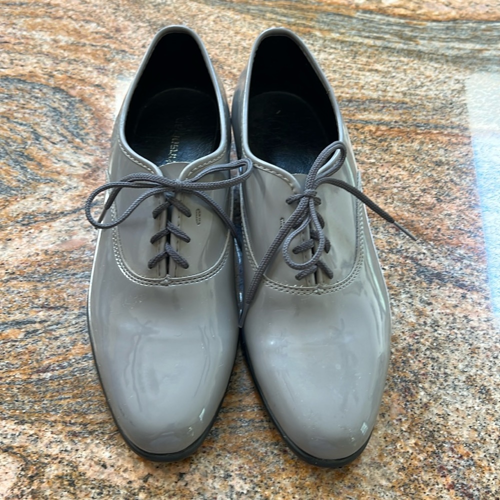 Johnsonian Womens 8.5M patent leather Oxford shoe